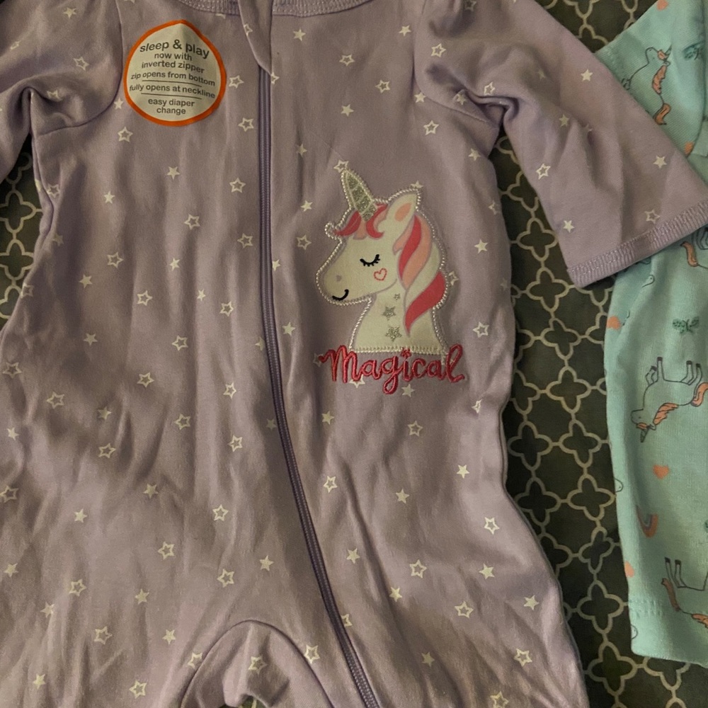 Baby girl clothes and diaper bag - Picture 4 of 7